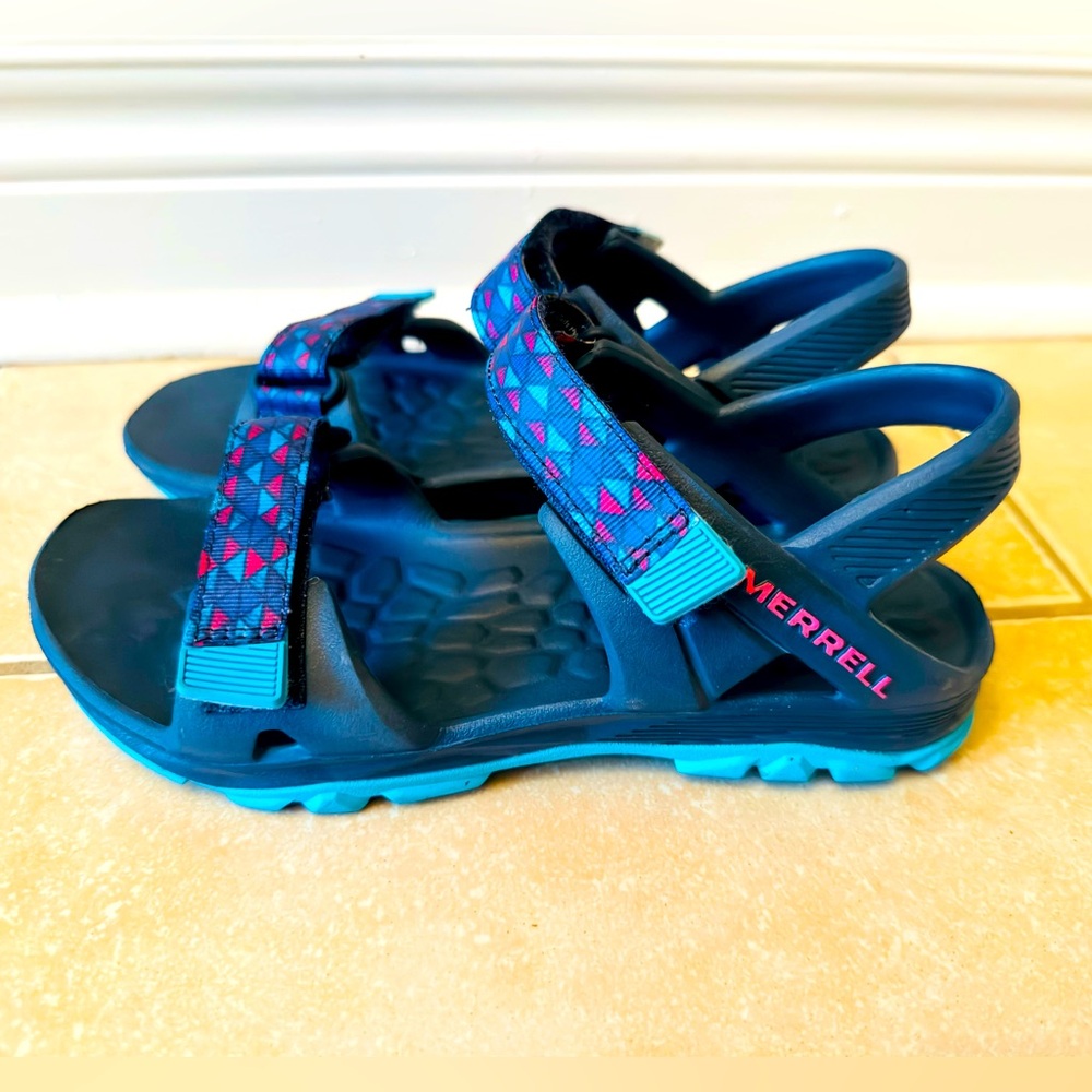 Brand new Merrell sandals kids size 2